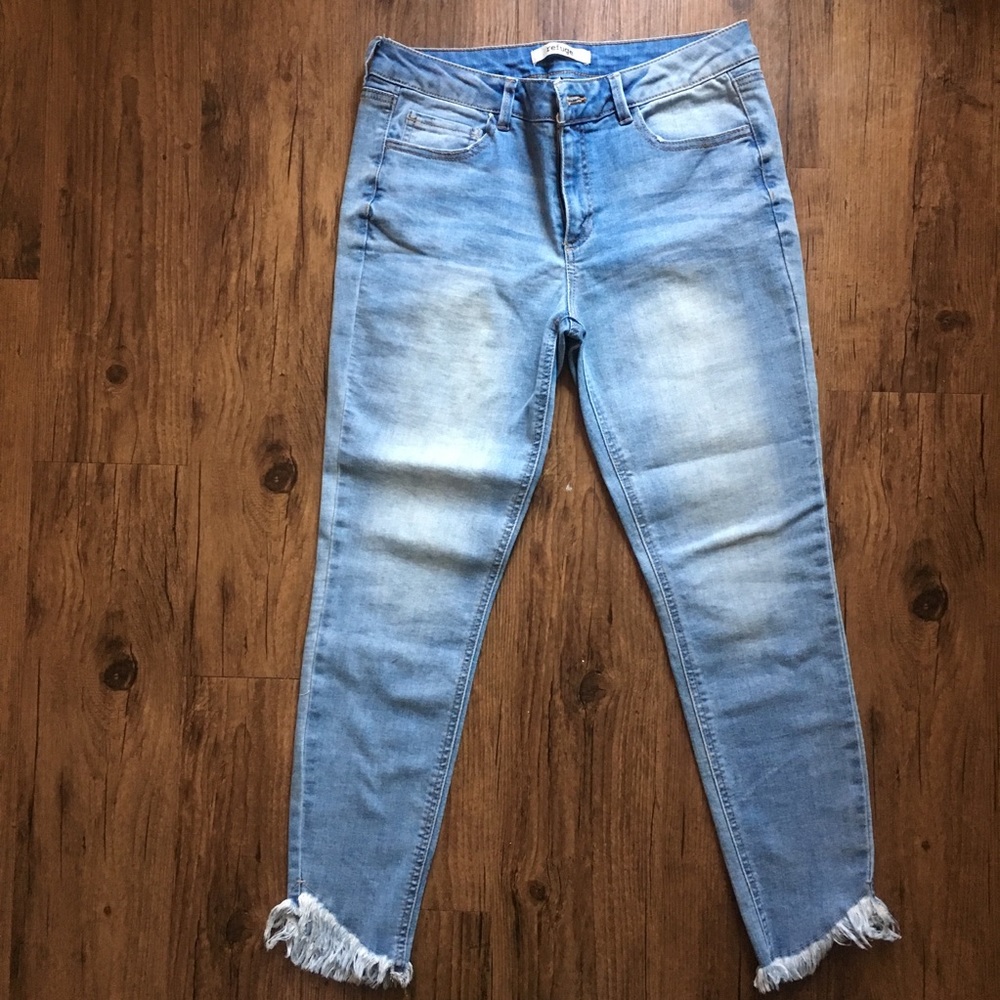 Refuge Frayed Ankle Jeans